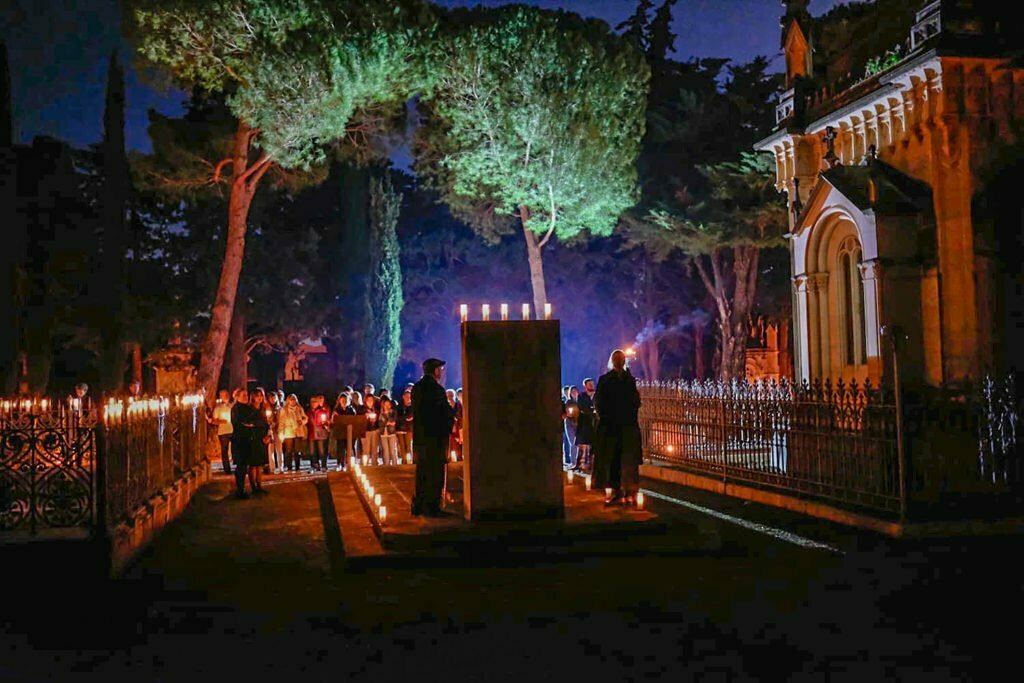 Visites nocturnes al cementiri de Reus 2019